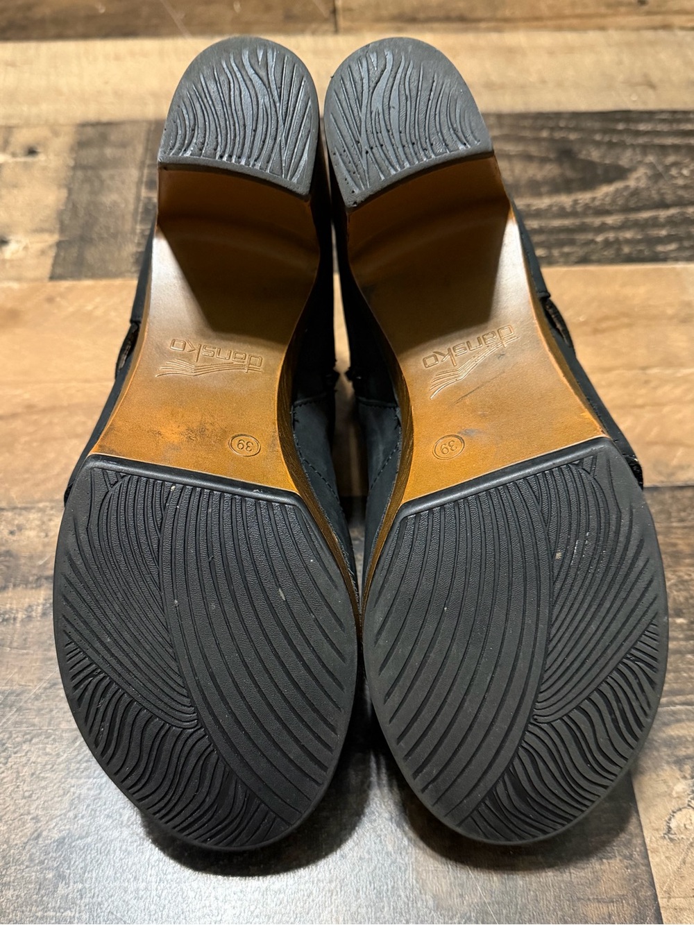Dansko ‘Delphina” Heeled Sandal - Picture 7 of 8